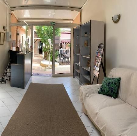 Hotel Le Derby كانيو سور مير المظهر الخارجي الصورة