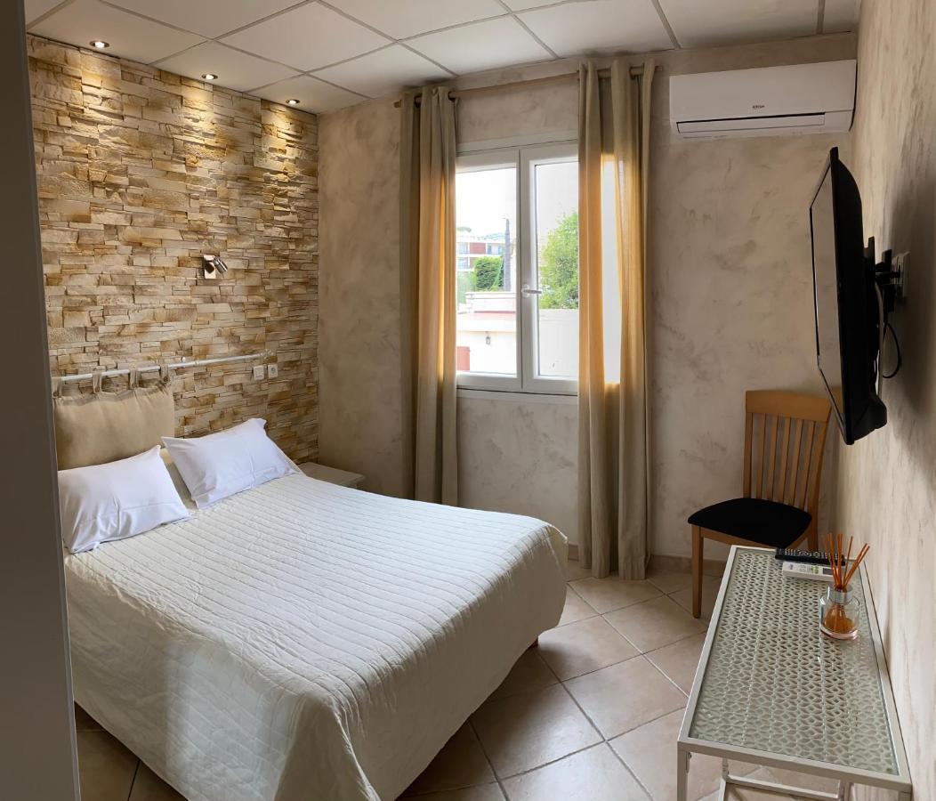Hotel Le Derby كانيو سور مير المظهر الخارجي الصورة