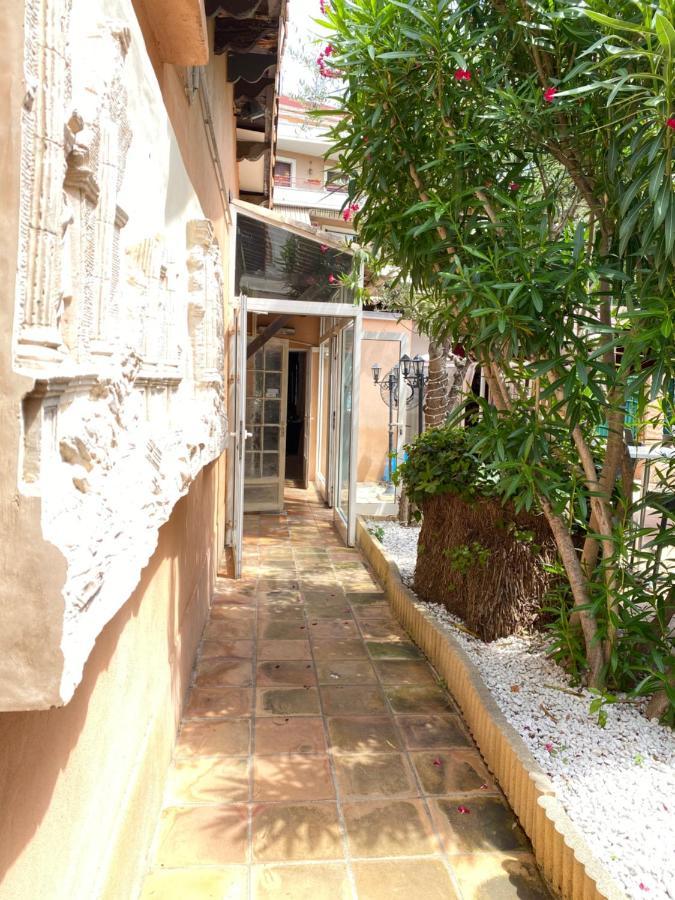 Hotel Le Derby كانيو سور مير المظهر الخارجي الصورة