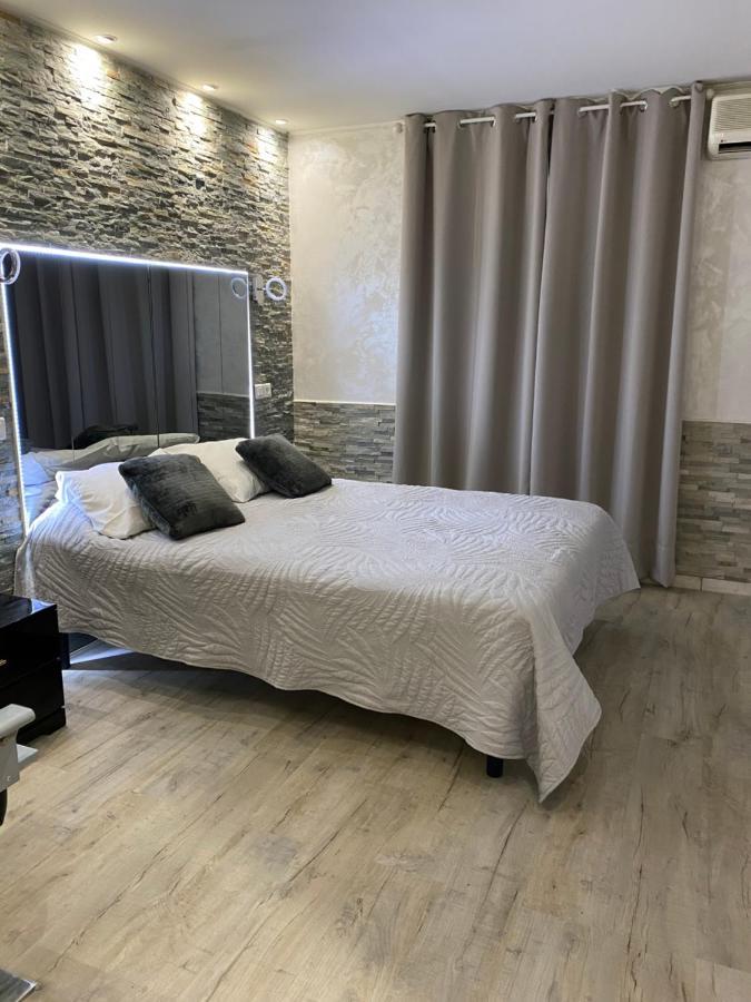 Hotel Le Derby كانيو سور مير المظهر الخارجي الصورة