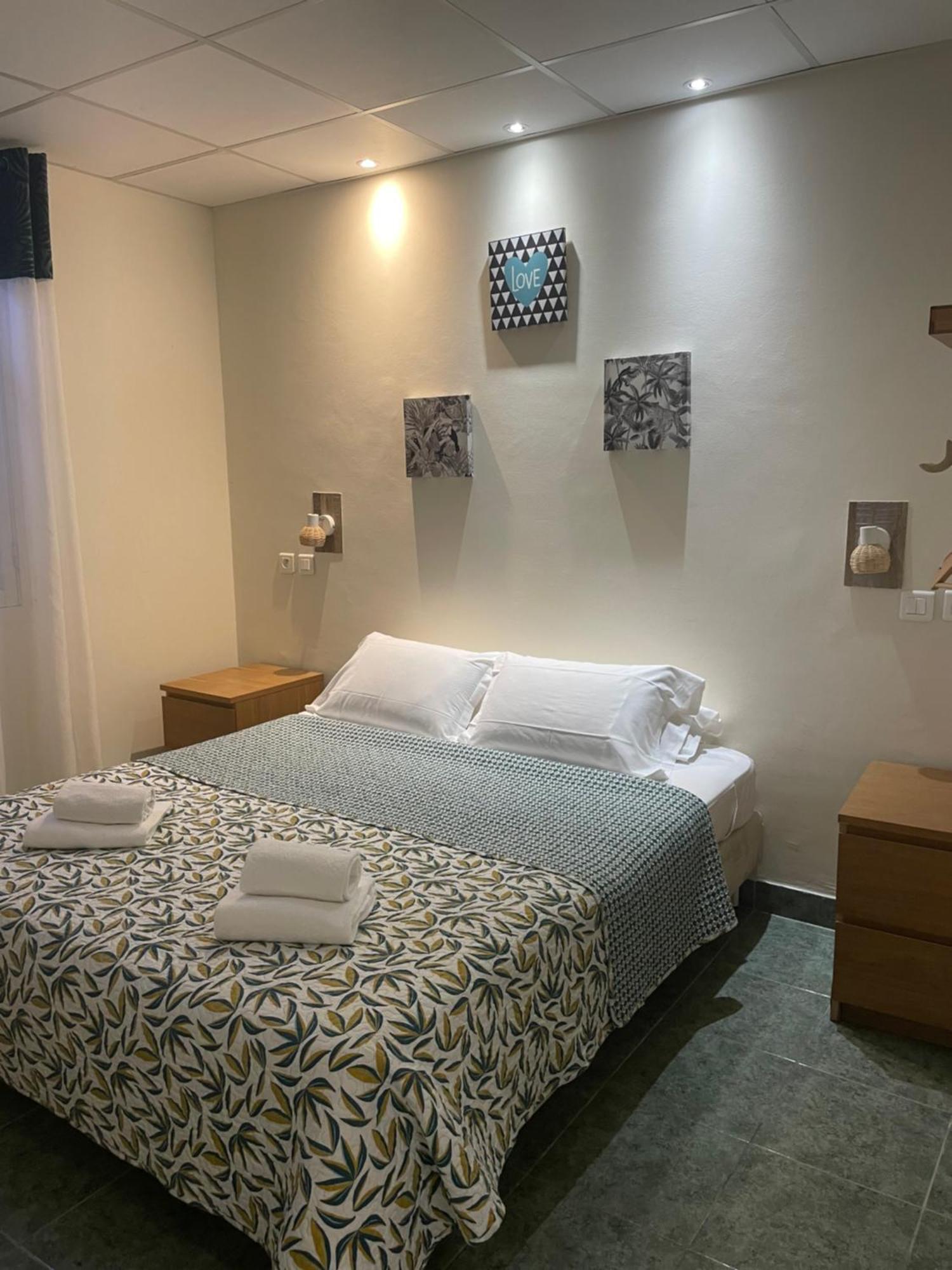 Hotel Le Derby كانيو سور مير المظهر الخارجي الصورة