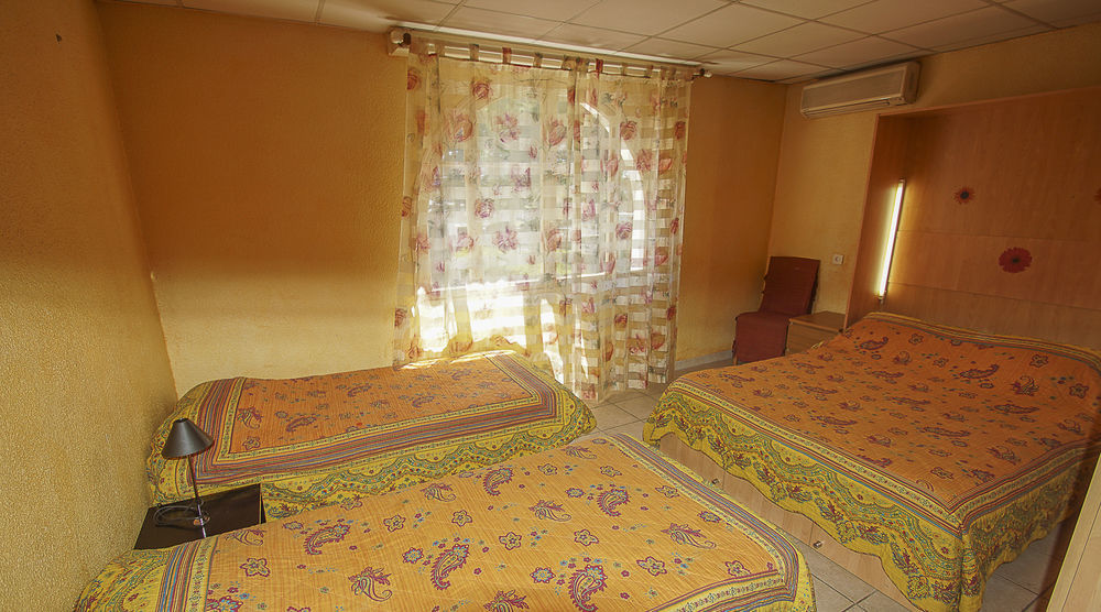 Hotel Le Derby كانيو سور مير المظهر الخارجي الصورة