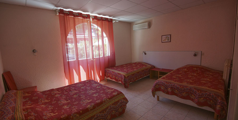 Hotel Le Derby كانيو سور مير المظهر الخارجي الصورة