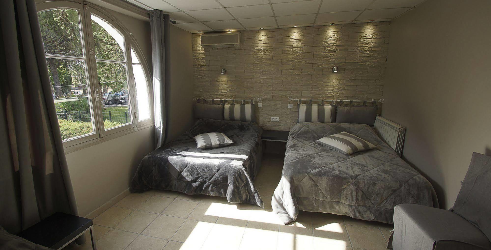 Hotel Le Derby كانيو سور مير المظهر الخارجي الصورة