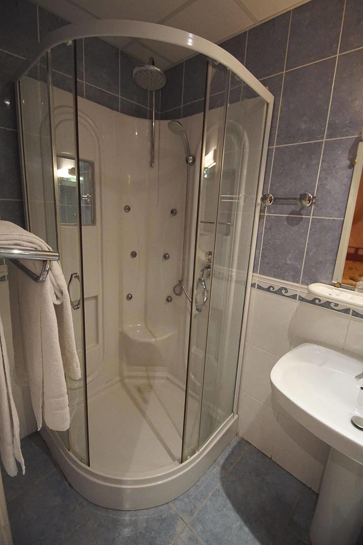 Hotel Le Derby كانيو سور مير المظهر الخارجي الصورة