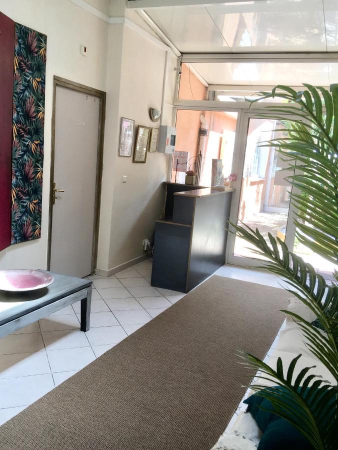 Hotel Le Derby كانيو سور مير المظهر الخارجي الصورة